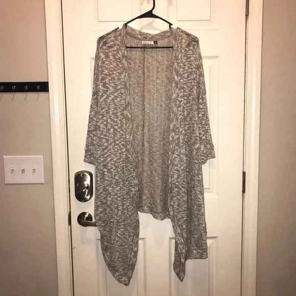 Quarter Sleeve Cardigan - Picture 1 of 3